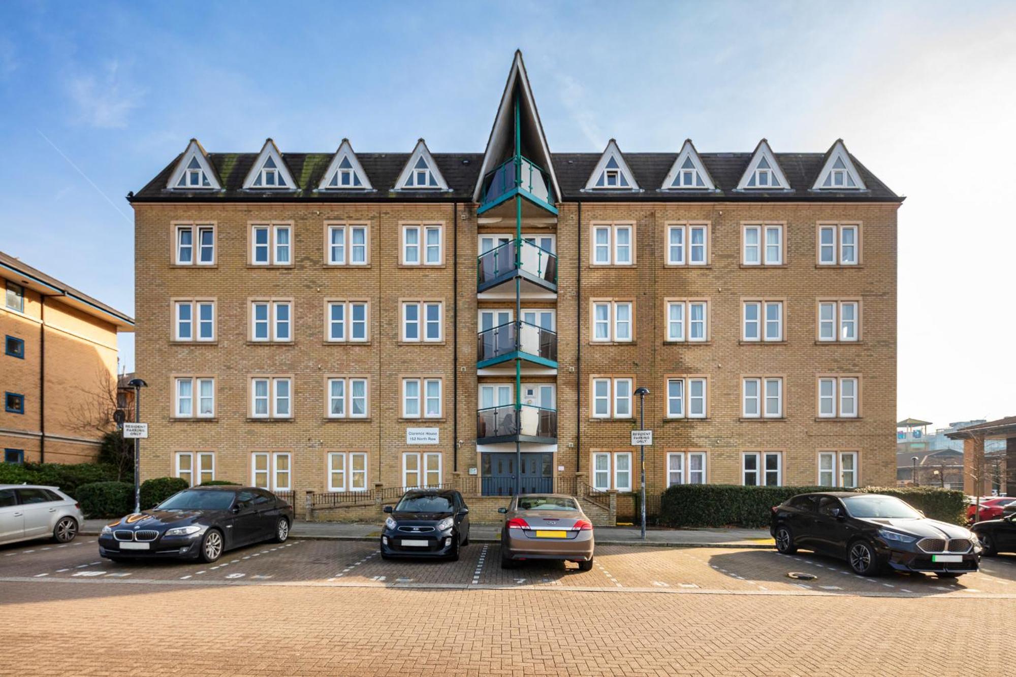 Apartment Modern 4br Ground Floor In Prime Mk Location, Walking Distance From Cmk Train Station, Close To Mk Amenities, 2 Bathrooms, Free Parking-managed By Chique Ltd *