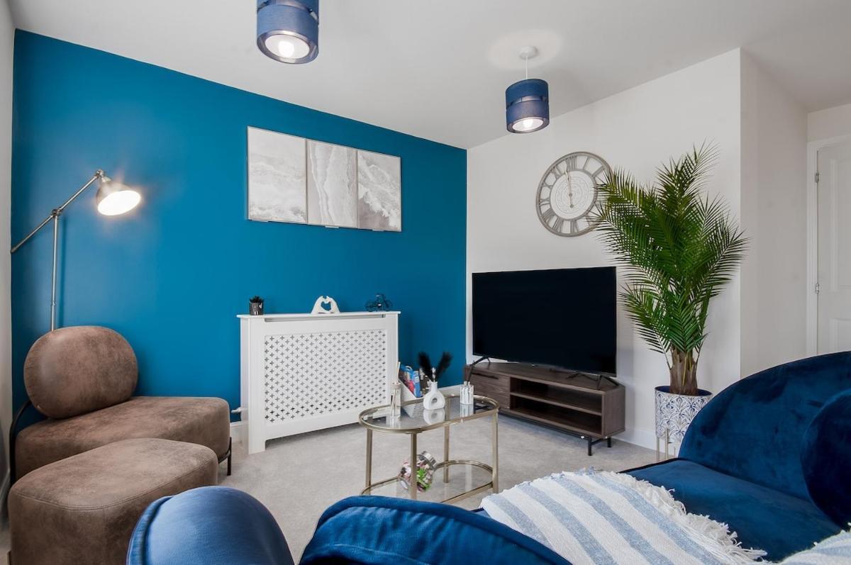 Cozy 2 Bed In Free Parking & Wifi * Milton Keynes