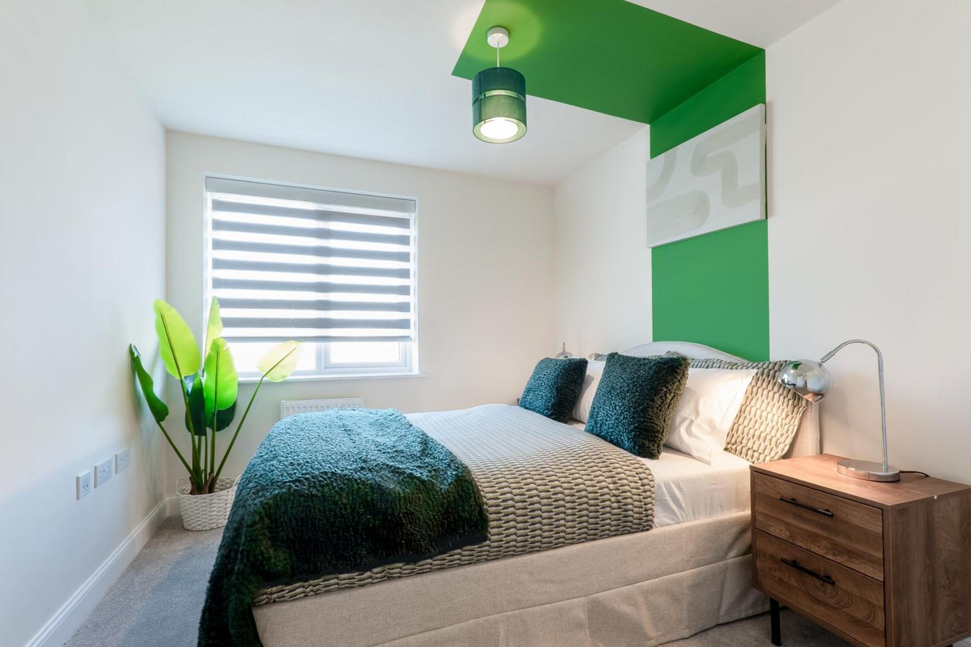 Cozy 2 Bed In Free Parking & Wifi Apartment