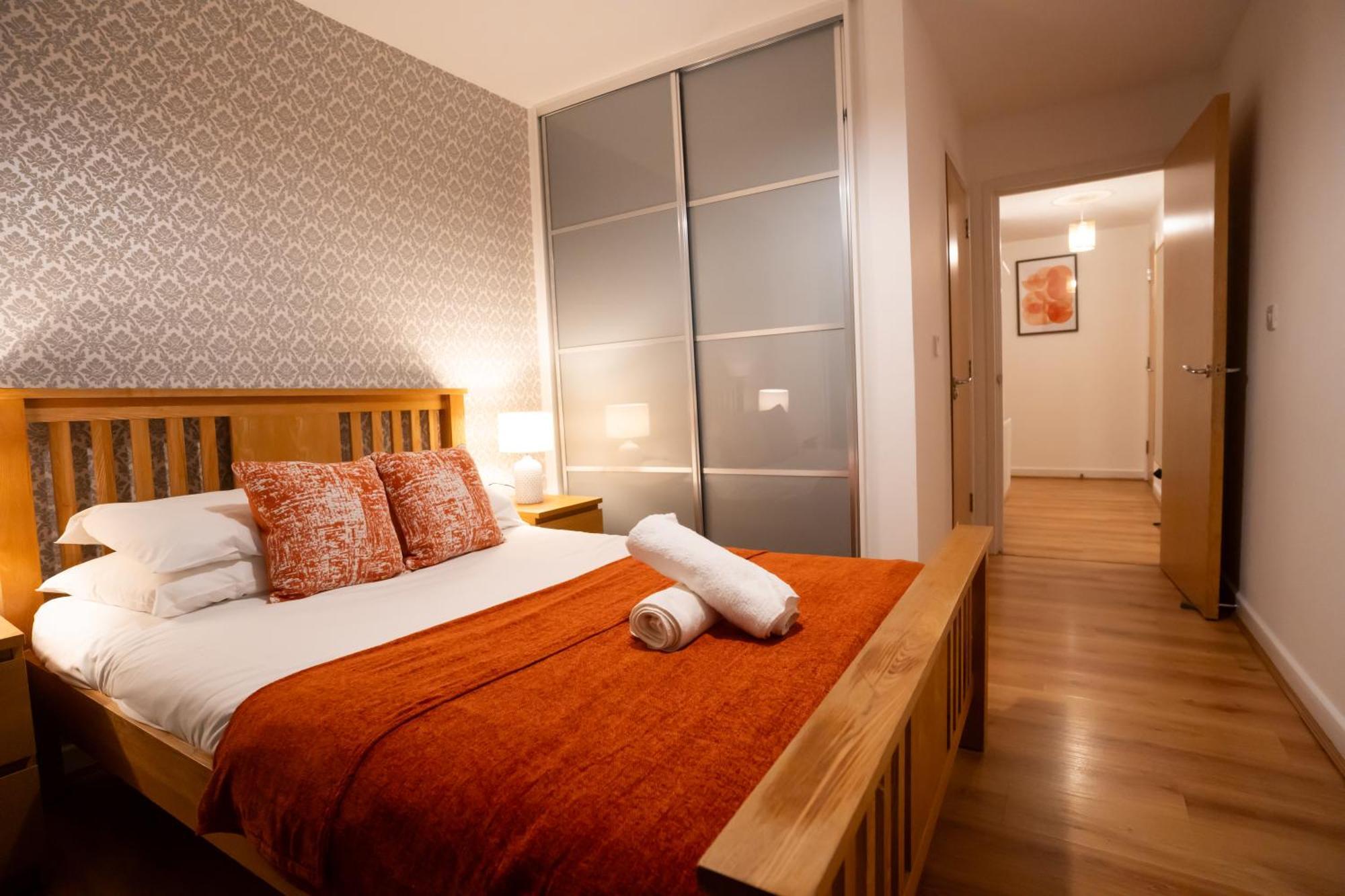 Luxury Two Bed -the Hub * Milton Keynes