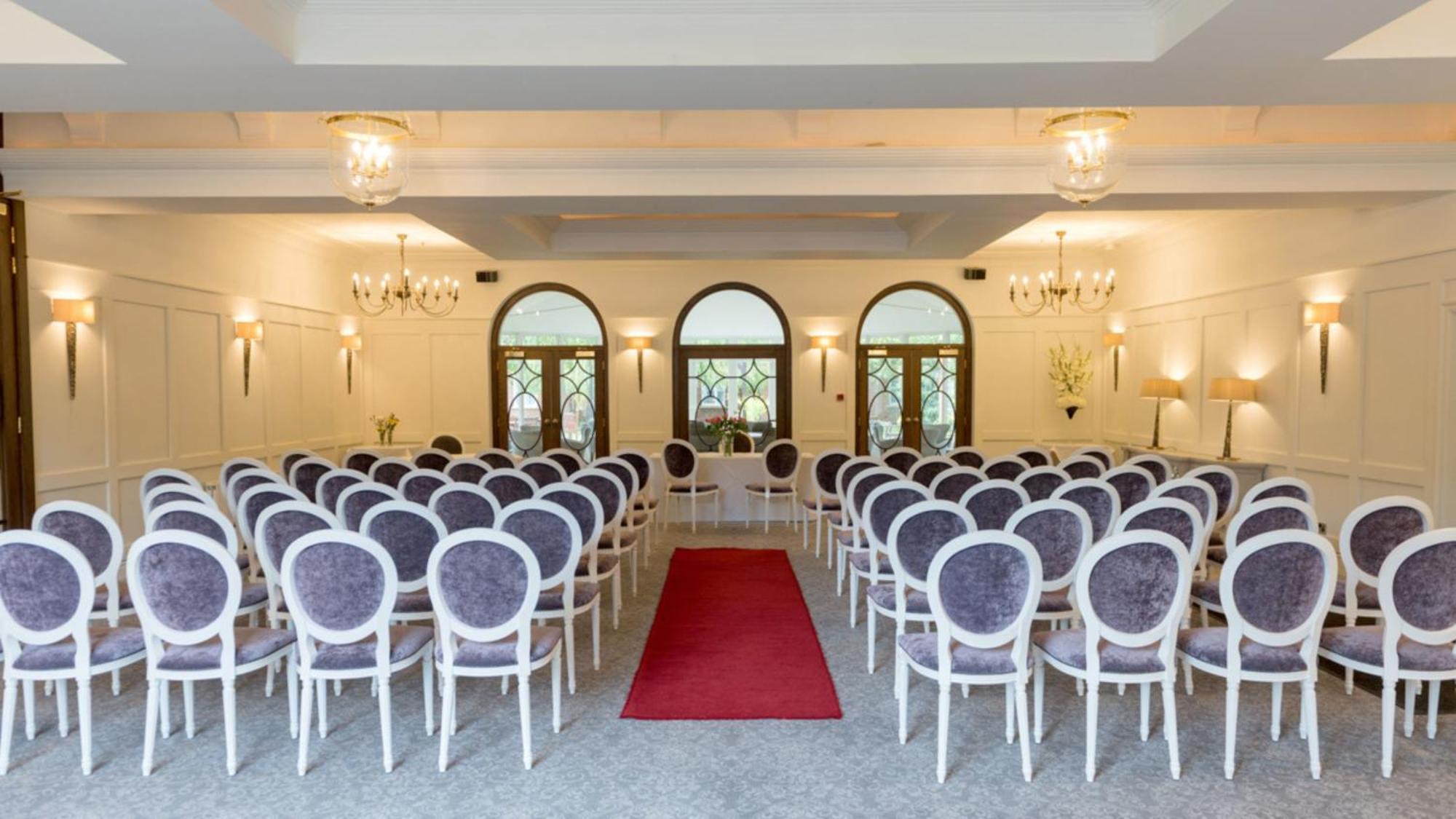 Holiday East M1 Junc 14 By Ihg 4*