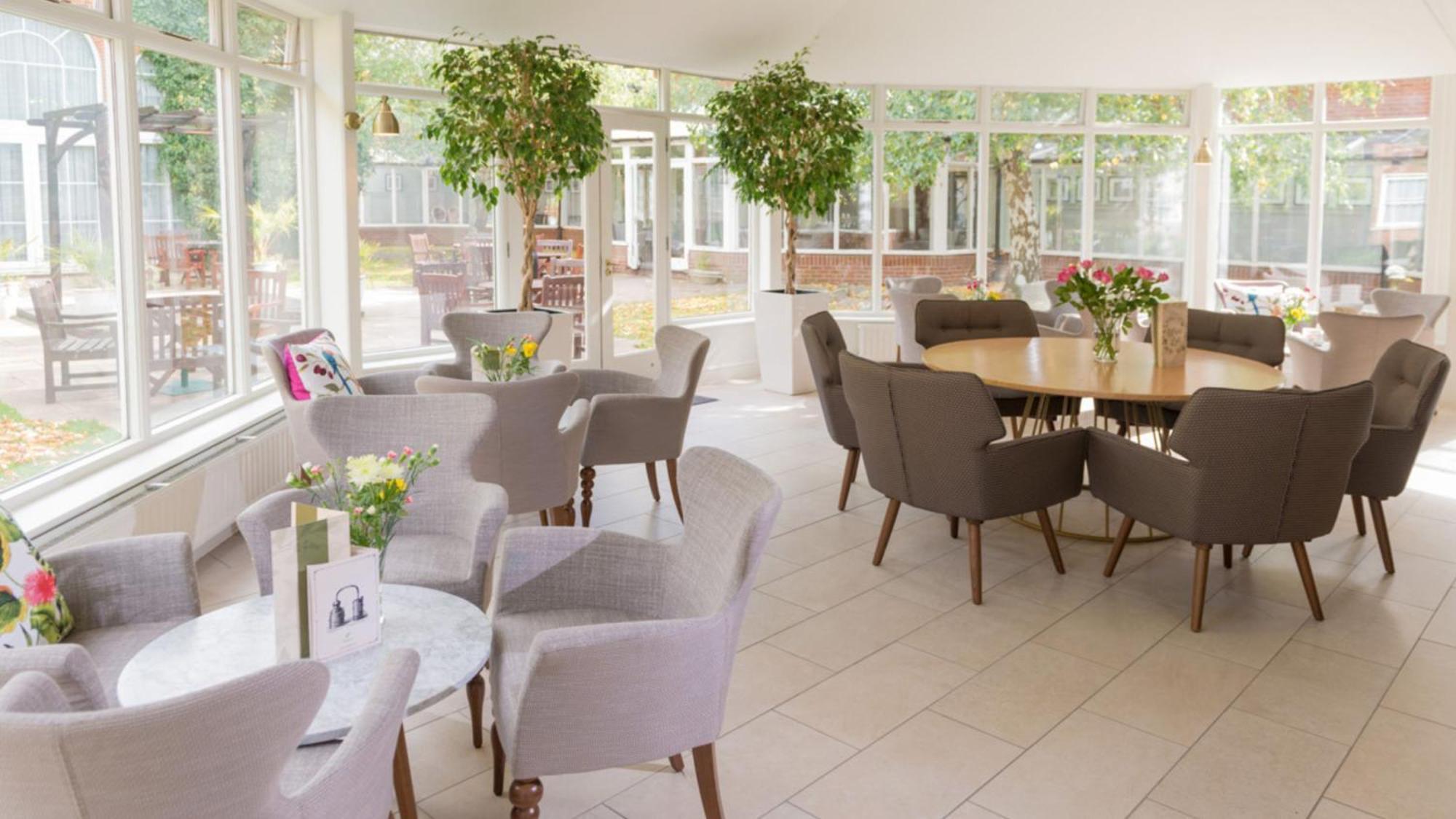 Holiday East M1 Junc 14 By Ihg Hotel Milton Keynes