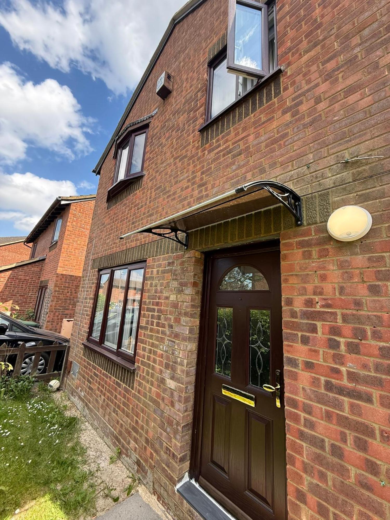 Rafiki Springs - Luxury 5-bed In Guest house Milton Keynes