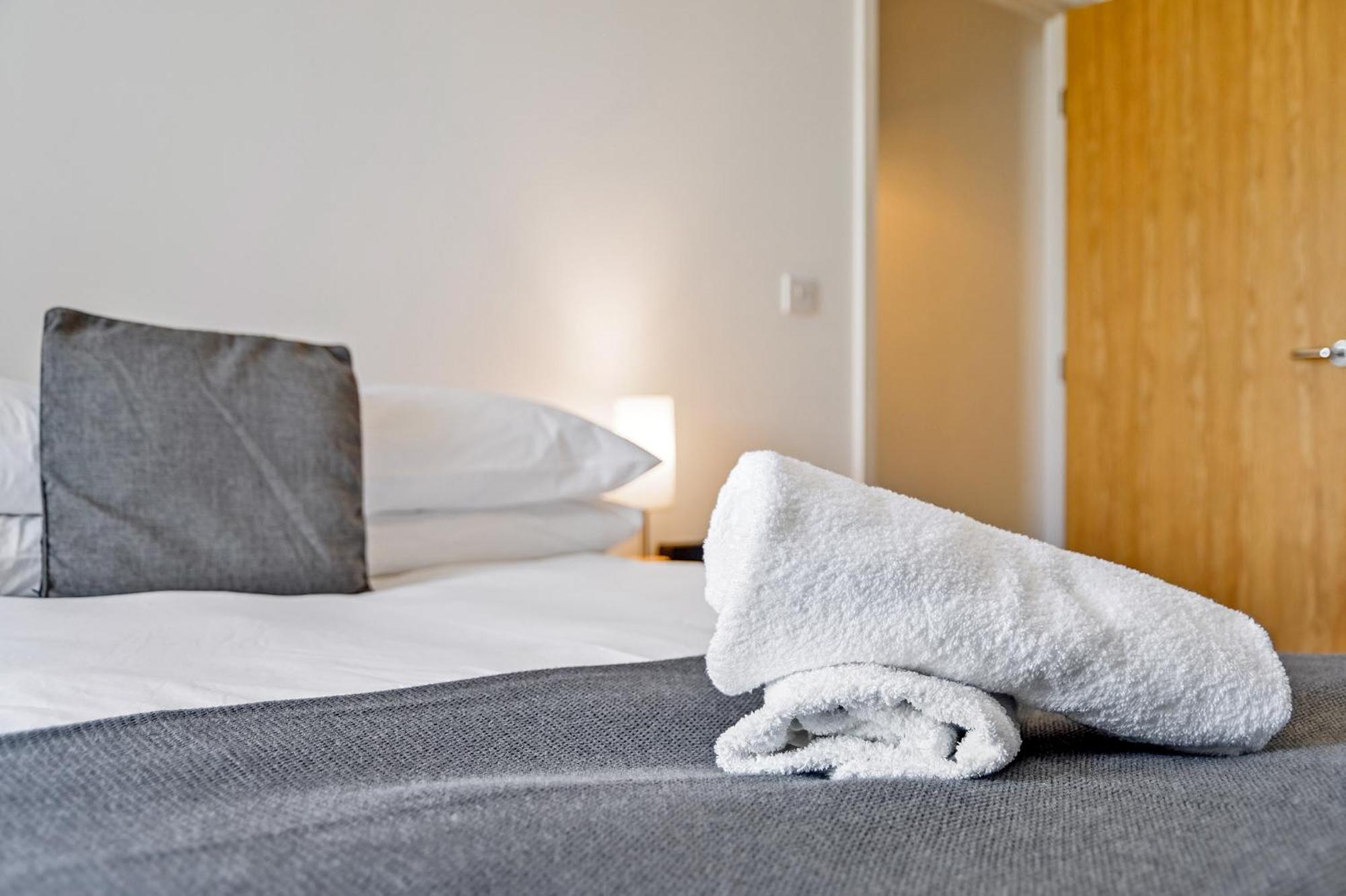 The Vizion Serviced From Pincott - Free Parking, Private Balcony, And Wifi *