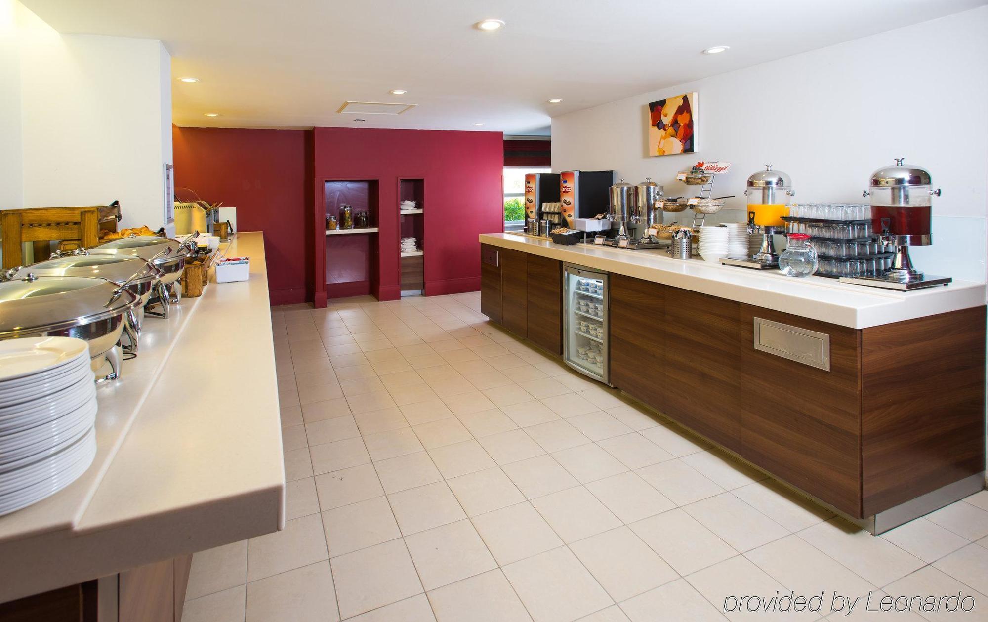 Express By Ihg Hotel 3*