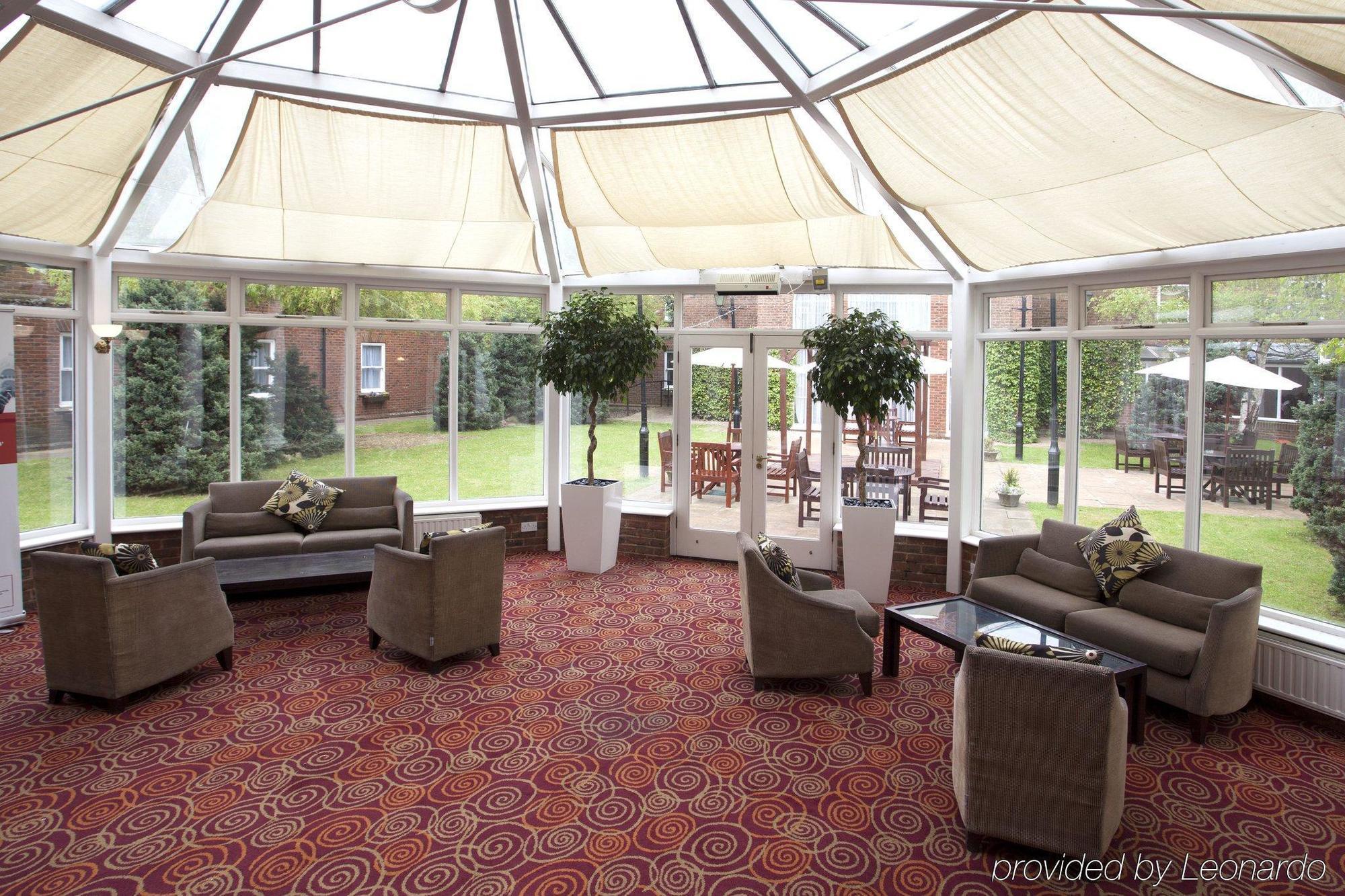 Holiday East M1 Junc 14 By Ihg 4*