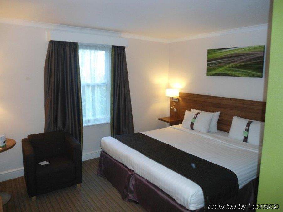 Holiday East M1 Junc 14 By Ihg 4* Milton Keynes