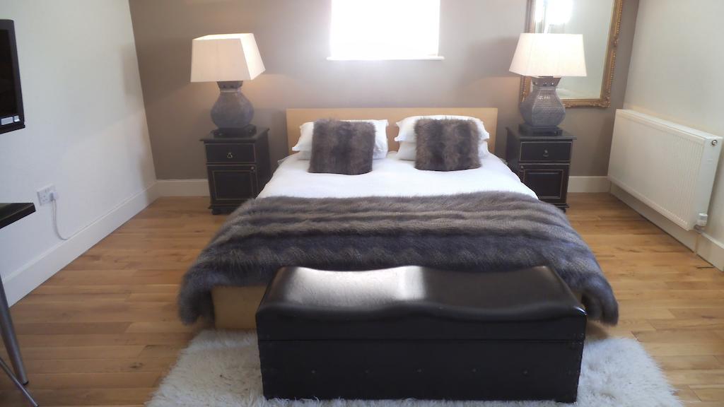 Bed & Breakfast Sunshine House Milton Keynes