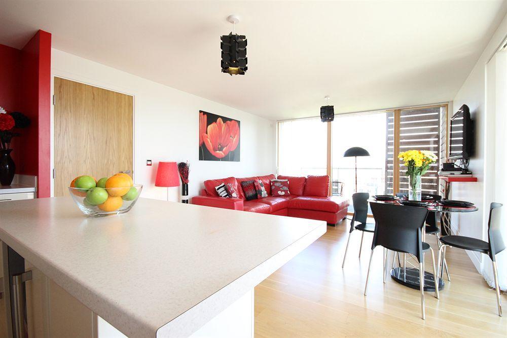 Cotels At Vizion: Serviced With Free Parking Apartment Milton Keynes