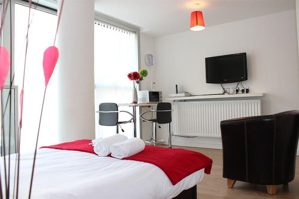 Cotels At Vizion: Serviced With Free Parking Apartment
