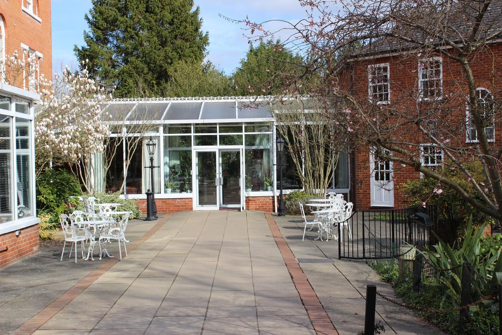 Western Moore Place Hotel 3*