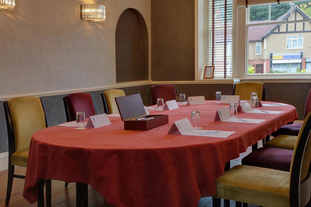 Western Moore Place Hotel 3*