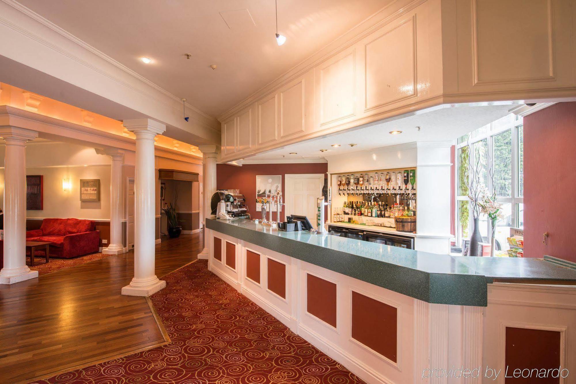 Holiday East M1 Junc 14 By Ihg Hotel 4*