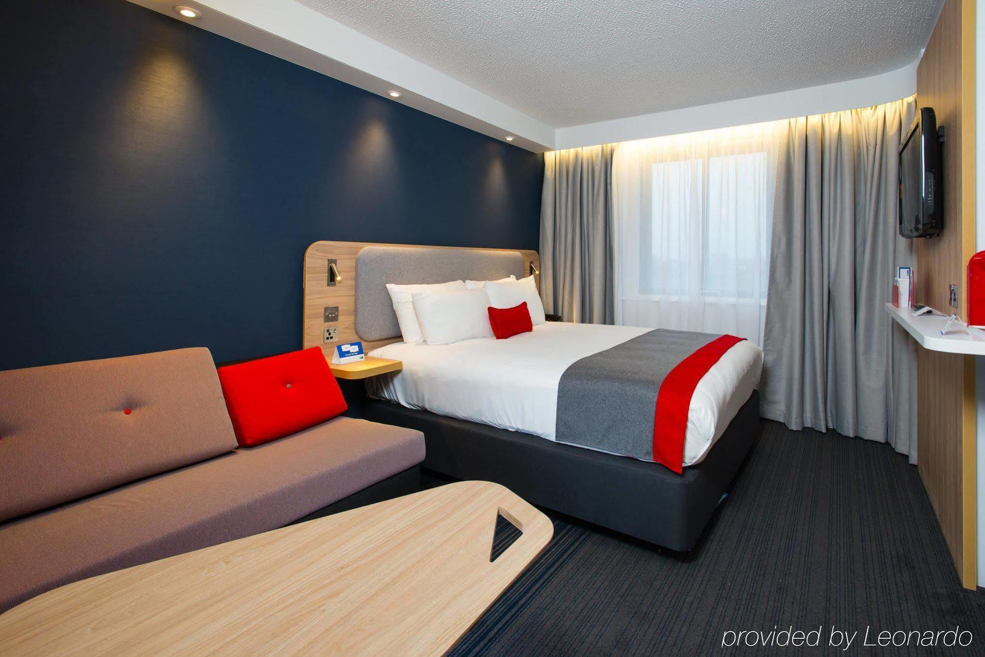 Express By Ihg Hotel 3*