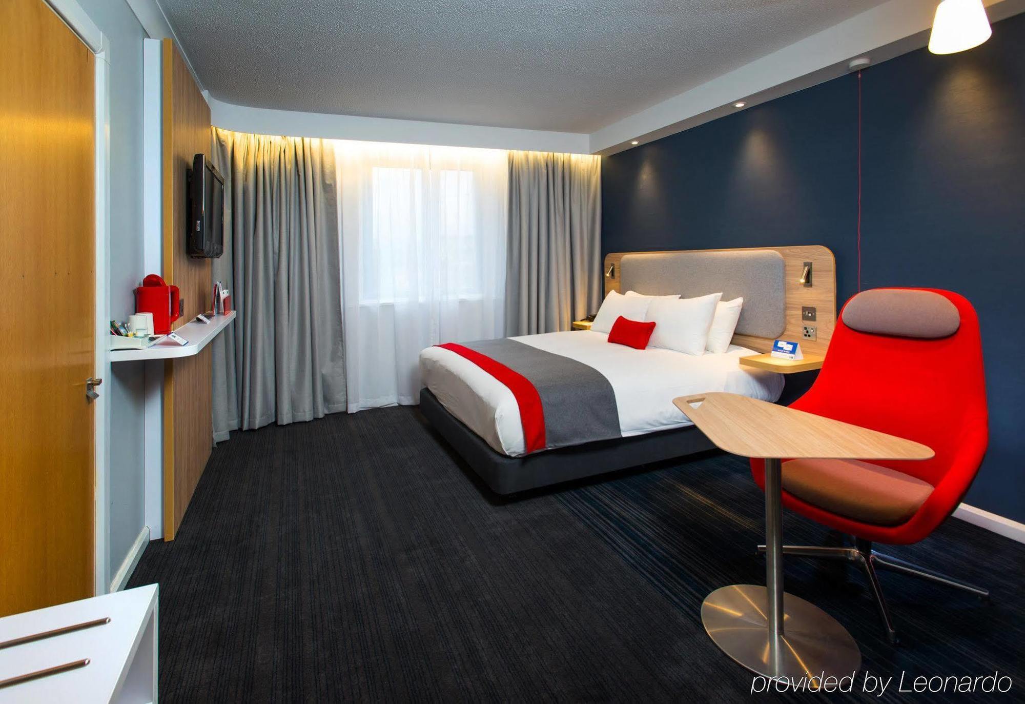 Express By Ihg Hotel 3*
