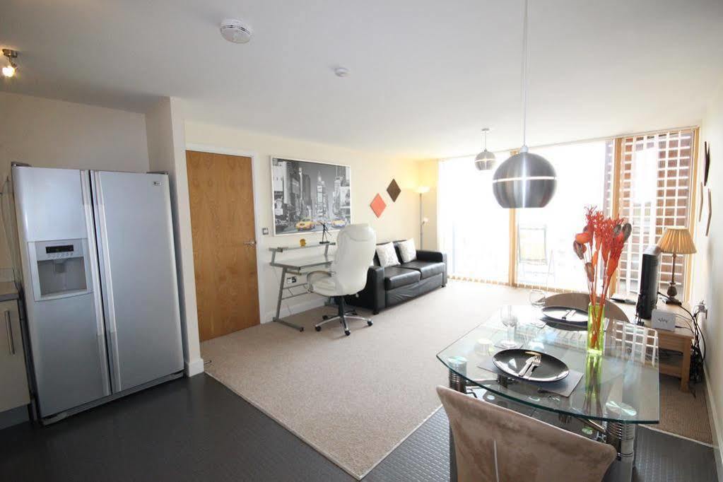 Cotels At Vizion: Serviced With Free Parking * Milton Keynes