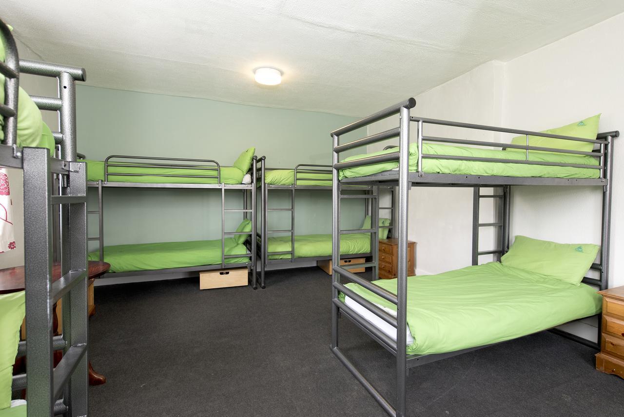 Yha Hostel *