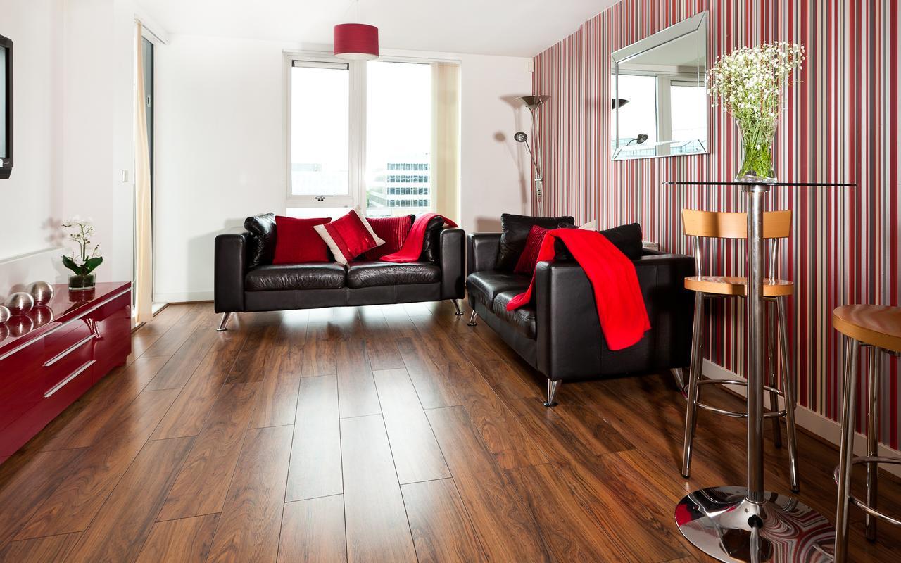In Mk - Bed Choice Of 1 Super-king Or 2 Singles And Also 2 Sofa Beds - Free Parking And Smart Tv - Contractors, Relocation, Business Travellers *