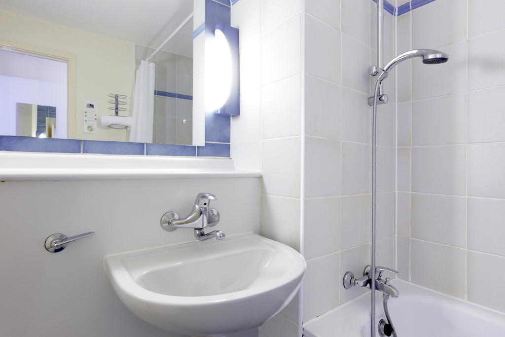 Campanile - Fenny Stratford Hotel 2*