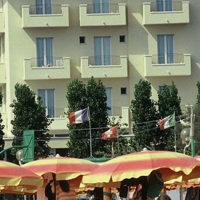 Ramada 4*