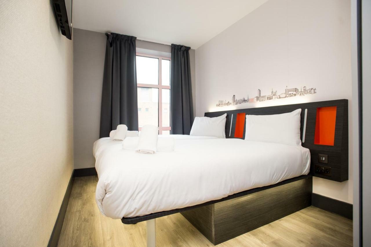 Easyhotel 3*