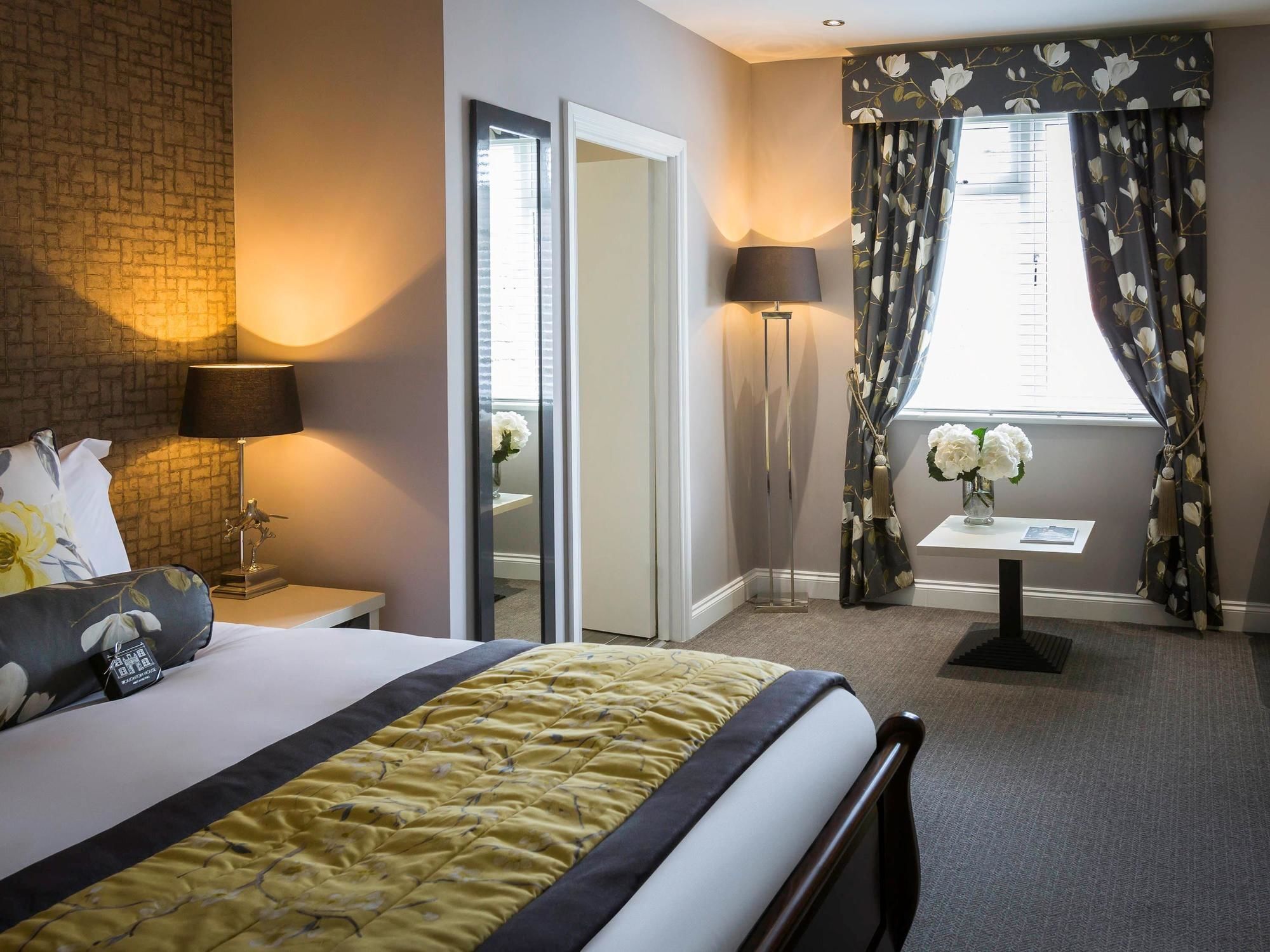 Worldhotels Distinctive Woughton House Hotel Milton Keynes