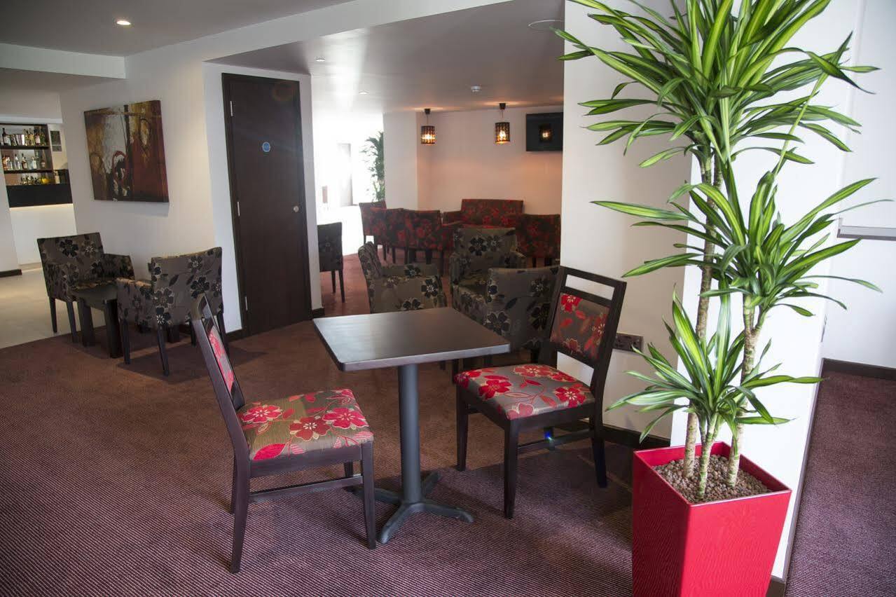 Ramada 4*