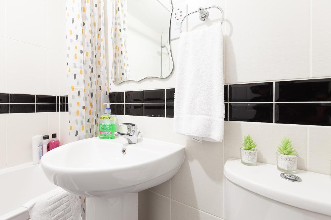 Apartamento Central Garden House: Family-friendly With Free Parking