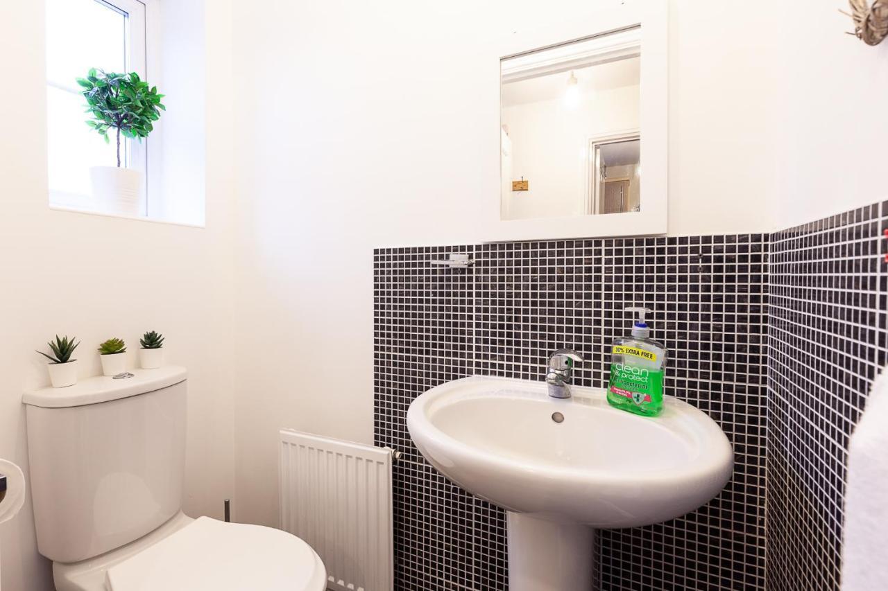 Central Garden House: Family-friendly With Free Parking * Milton Keynes