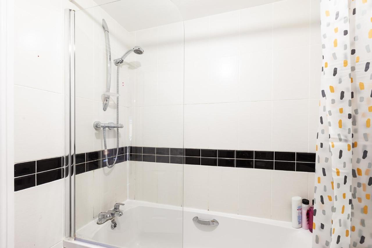 Apartamento Central Garden House: Family-friendly With Free Parking