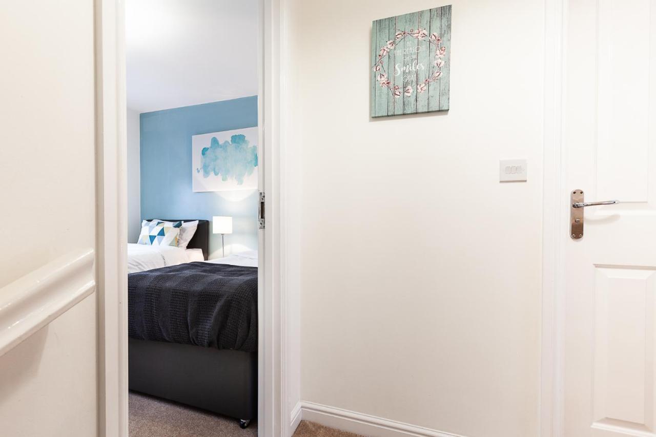 Central Garden House: Family-friendly With Free Parking Apartamento