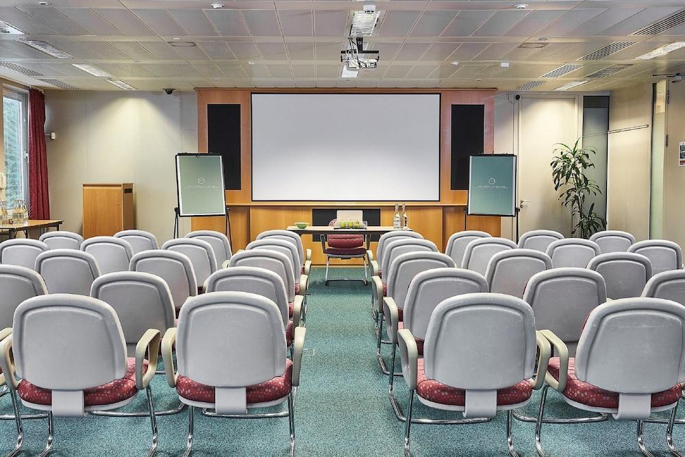 Kents Hill Park Training & Conference Centre Hotel Milton Keynes
