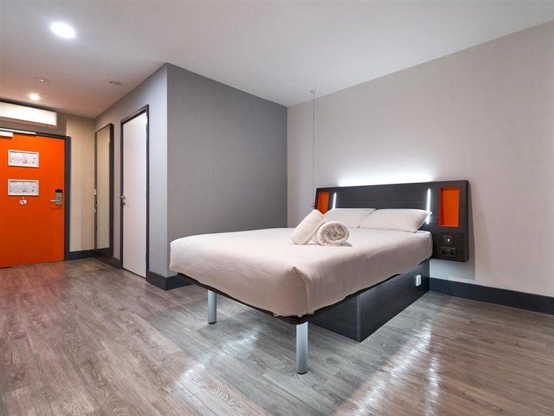 Easyhotel Hotel 3*