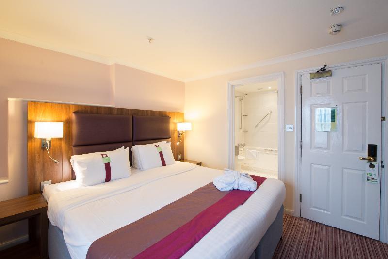 Holiday East M1 Junc 14 By Ihg