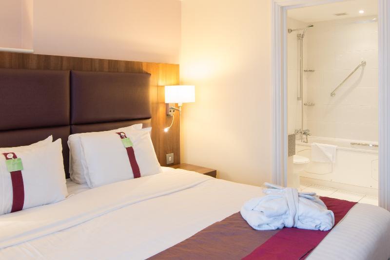 Holiday East M1 Junc 14 By Ihg Milton Keynes