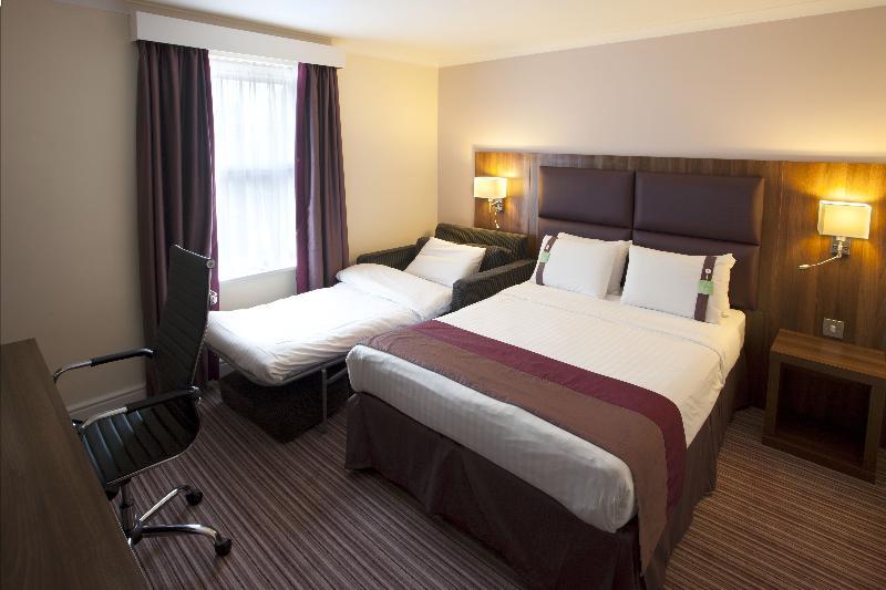 Hotel Holiday East M1 Junc 14 By Ihg 4*